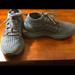 Under Armour Womens Running Hovr Phantom in Blue